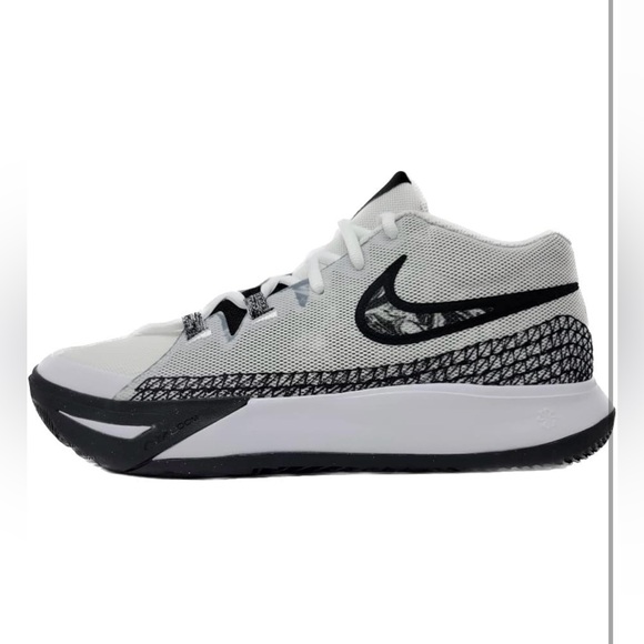 Nike Other - Nike Kyrie Flytrap 6 Basketball Shoes